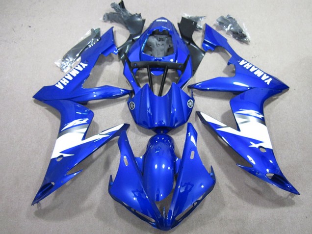 Blau Weiß R1 04-06 Vollverkleidung