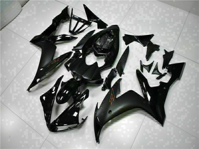 Schwarz R1 04-06 Verkleidungen