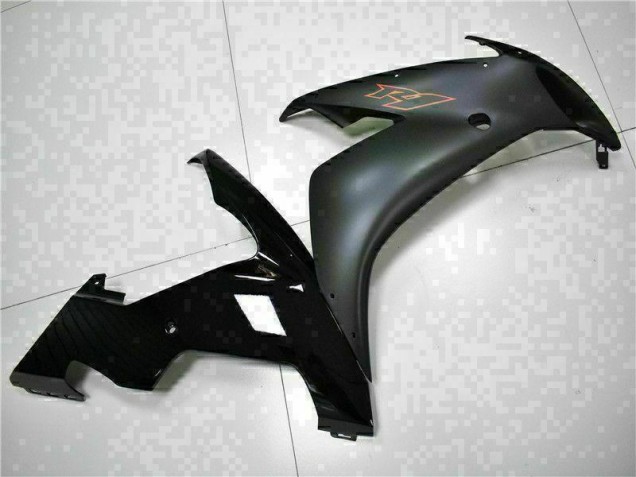 Schwarz R1 04-06 Verkleidungen