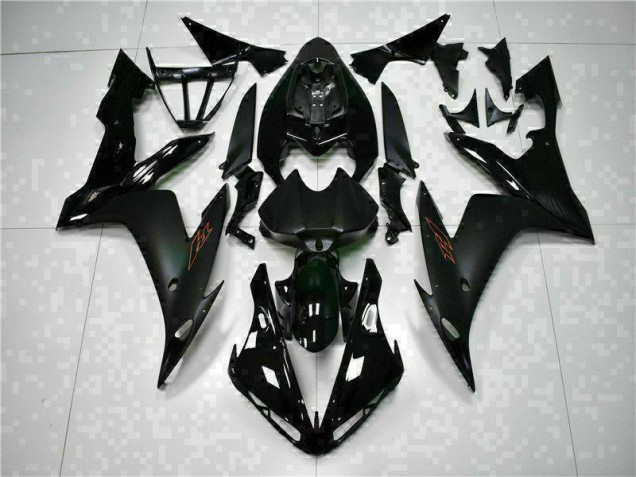 Schwarz R1 04-06 Verkleidungen