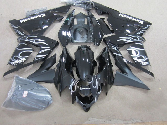 Schwarz mit Weißer Flamme ZX10R 03-05 Verkleidungen Schwarz mit Weißer Flamme ZX10R 03-05 Verkleidungen